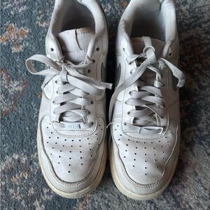 Nike Women's White Leather Low-Top Sneakers